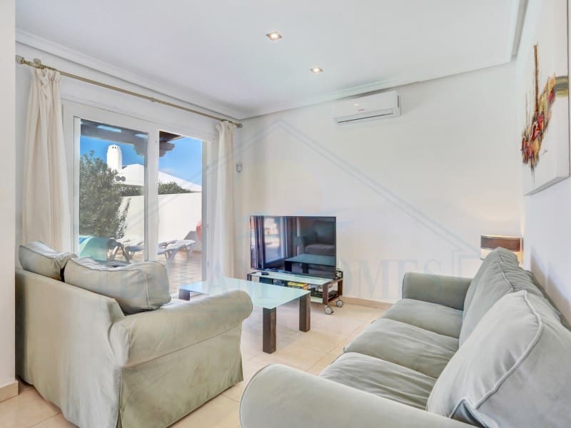 4 soverom Villa til salgs i Playa Blanca med svømmebasseng - € 427 500 (Ref: 9616230)