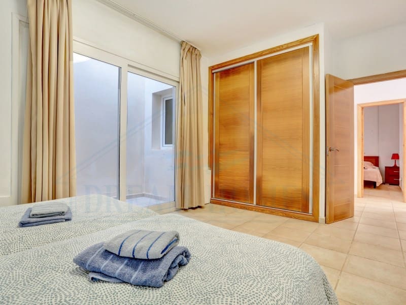 4 soverom Villa til salgs i Playa Blanca med svømmebasseng - € 427 500 (Ref: 9616230)