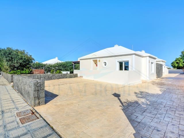 4 soverom Villa til salgs i Playa Blanca, Yaiza med svømmebasseng - € 427 500 (Ref: 9616230)