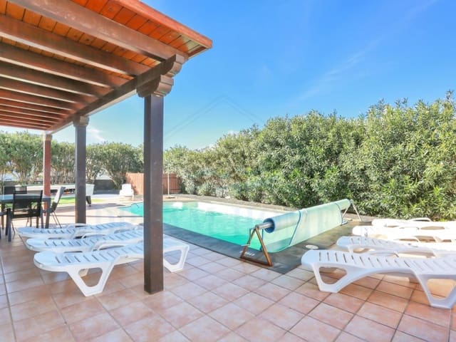 4 soverom Villa til salgs i Playa Blanca, Yaiza med svømmebasseng - € 427 500 (Ref: 9616230)