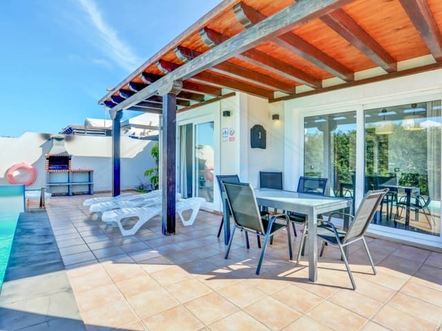 4 soverom Villa til salgs i Playa Blanca, Yaiza med svømmebasseng - € 427 500 (Ref: 9616230)