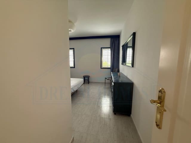 2 soveværelse Lejlighed til leje i Playa Blanca, Yaiza - € 1.250 (Ref: 9943413)