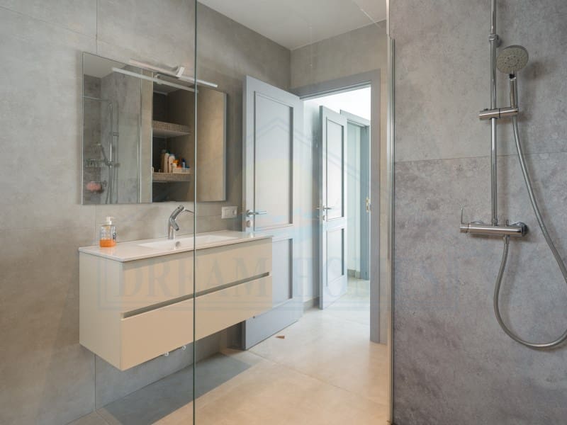 Casa de 3 habitaciones en Playa Blanca en venta con piscina - 440.000 € (Ref: 9986825)