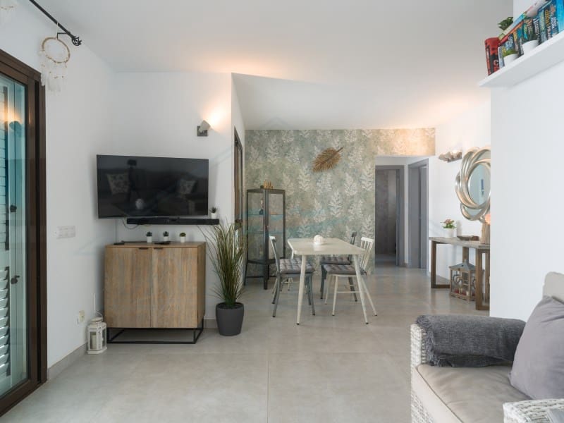 Casa de 3 habitaciones en Playa Blanca en venta con piscina - 440.000 € (Ref: 9986825)