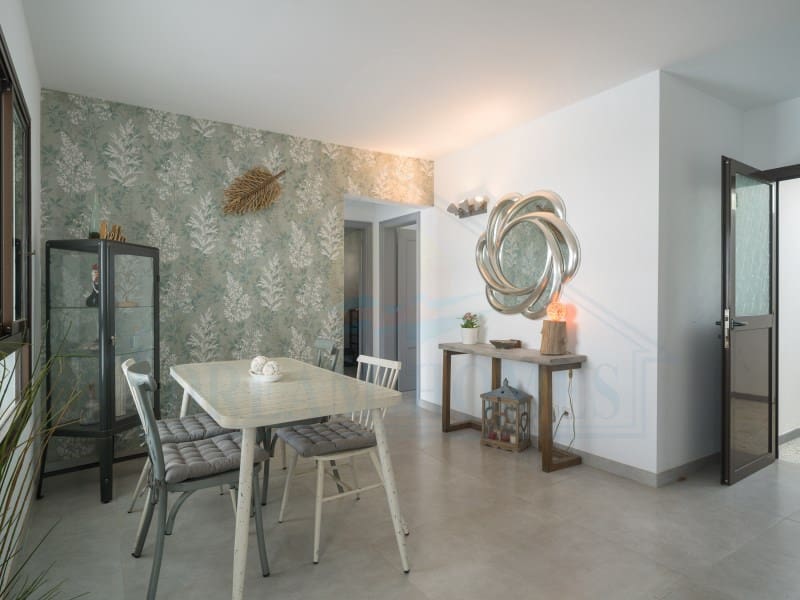 Casa de 3 habitaciones en Playa Blanca en venta con piscina - 440.000 € (Ref: 9986825)