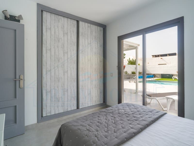 Casa de 3 habitaciones en Playa Blanca en venta con piscina - 440.000 € (Ref: 9986825)