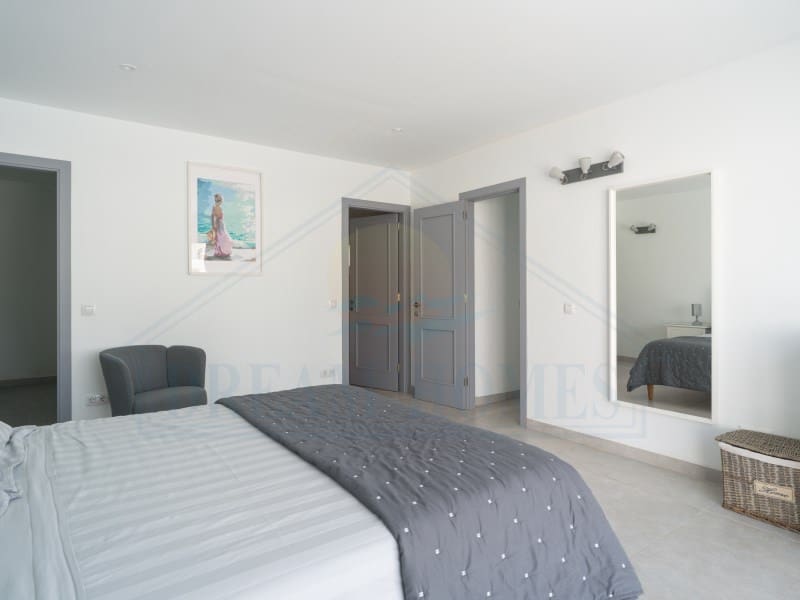 Casa de 3 habitaciones en Playa Blanca en venta con piscina - 440.000 € (Ref: 9986825)