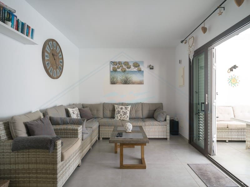 Casa de 3 habitaciones en Playa Blanca en venta con piscina - 440.000 € (Ref: 9986825)