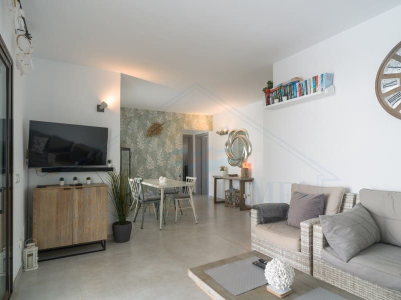 Casa de 3 habitaciones en Playa Blanca en venta con piscina - 440.000 € (Ref: 9986825)