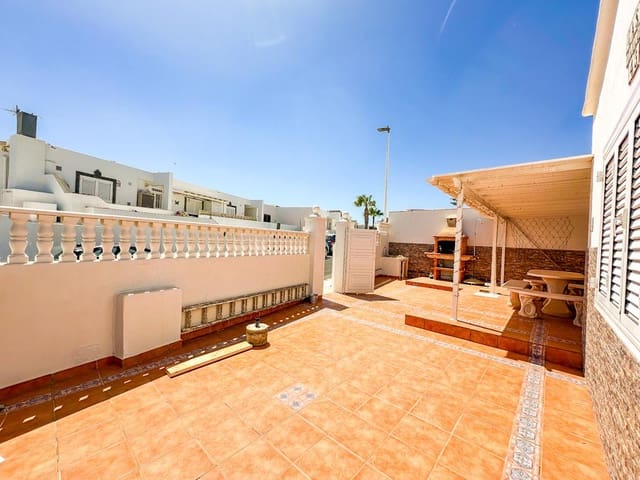 Chalet de 2 habitaciones en Puerto del Carmen, Tías en venta - 385.000 € (Ref: 10080587)