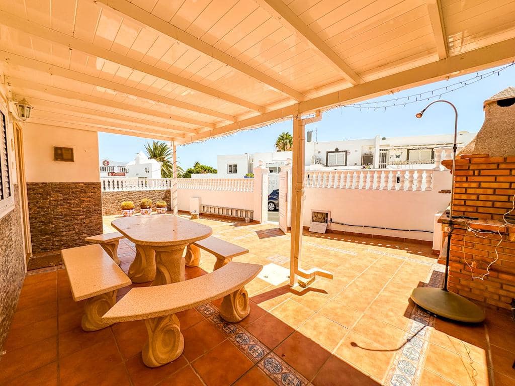 2 soverom Villa til salgs i Puerto del Carmen - € 385 000 (Ref: 10080587)