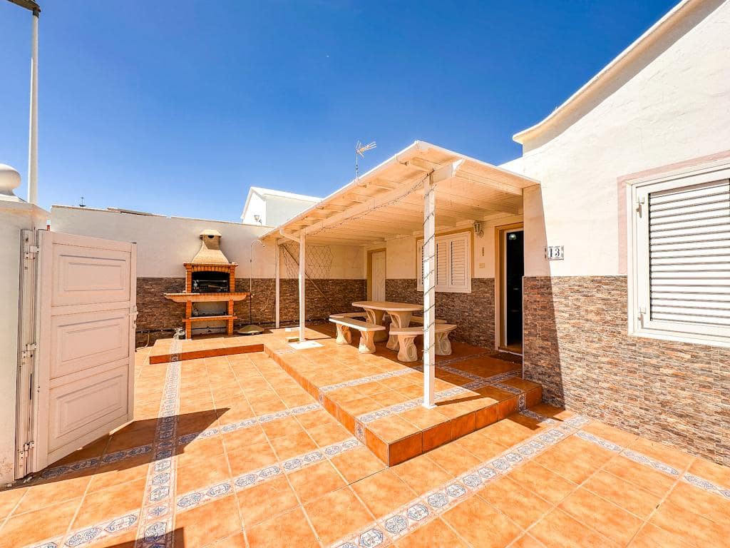 2 soverom Villa til salgs i Puerto del Carmen - € 385 000 (Ref: 10080587)