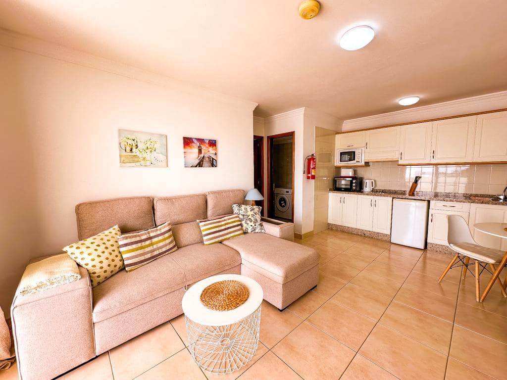 1 sovrum Lägenhet till salu i Puerto del Carmen med pool - 235 000 € (Ref: 10099801)