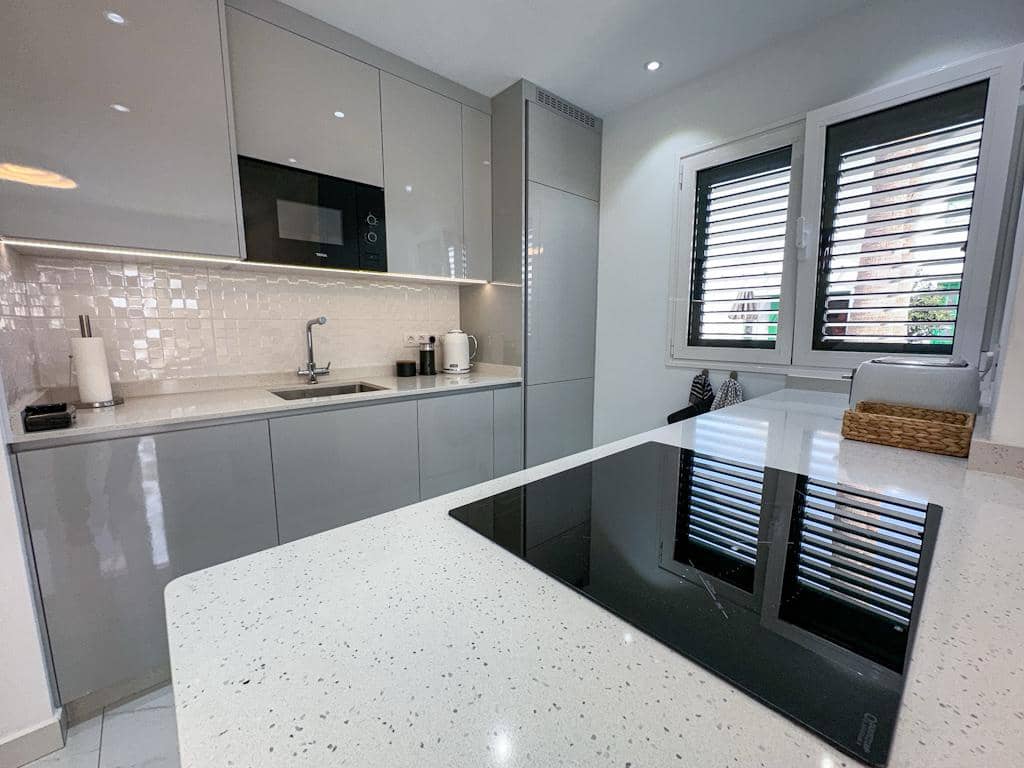 1 quarto Apartamento para venda em Puerto del Carmen com piscina - 259 000 € (Ref: 10101943)