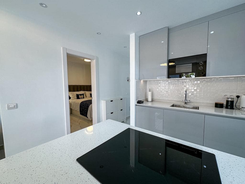 1 quarto Apartamento para venda em Puerto del Carmen com piscina - 259 000 € (Ref: 10101943)