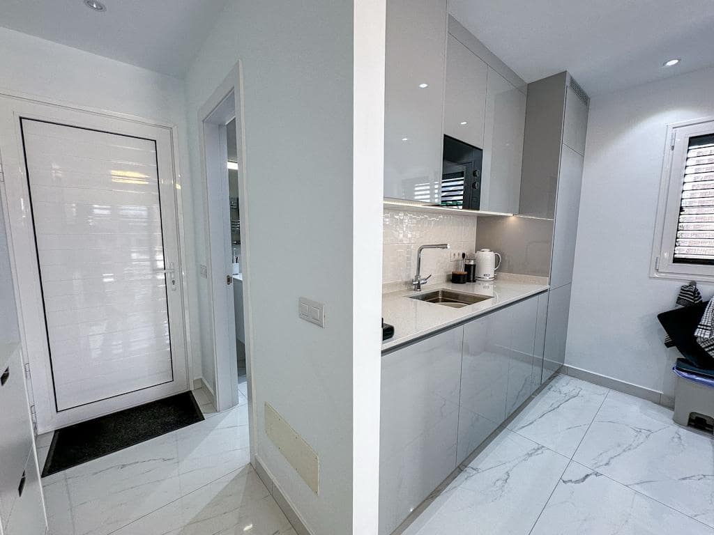 1 quarto Apartamento para venda em Puerto del Carmen com piscina - 259 000 € (Ref: 10101943)