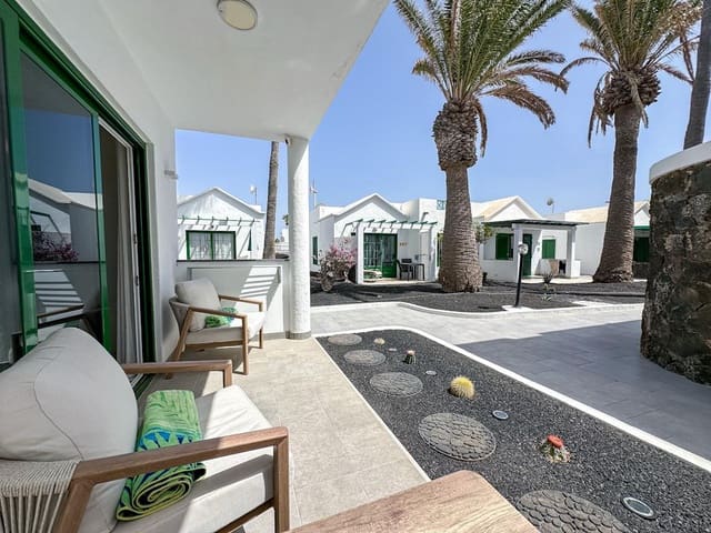 1 quarto Apartamento para venda em Puerto del Carmen, Tías com piscina - 259 000 € (Ref: 10101943)