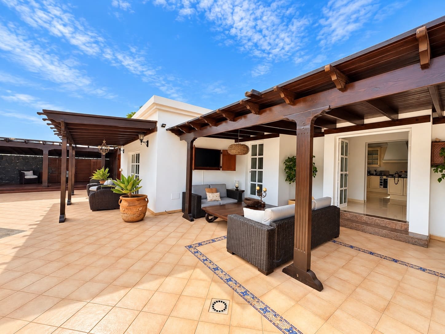 4 soverom Villa til salgs i Tias med svømmebasseng garasje - € 1 450 000 (Ref: 10151515)