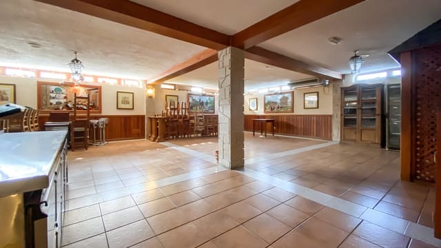 Commercieel te koop in Puerto del Carmen, Tías - € 165.000 (Ref: 6348322)