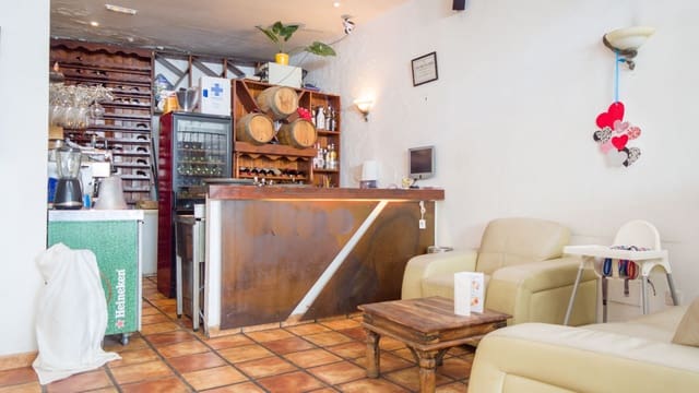 Commercieel te koop in Puerto del Carmen, Tías - € 595.000 (Ref: 6348328)