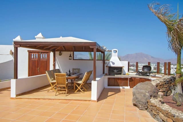 Chalet de 5 habitaciones en Playa Blanca, Yaiza en venta con piscina garaje - 1.480.000 € (Ref: 6350763)