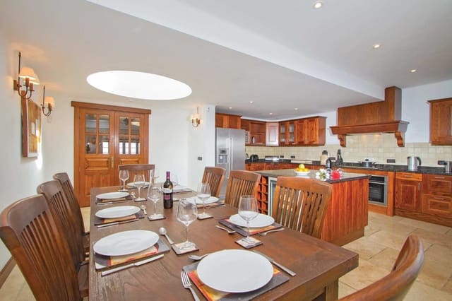 Chalet de 5 habitaciones en Playa Blanca, Yaiza en venta con piscina garaje - 1.480.000 € (Ref: 6350763)