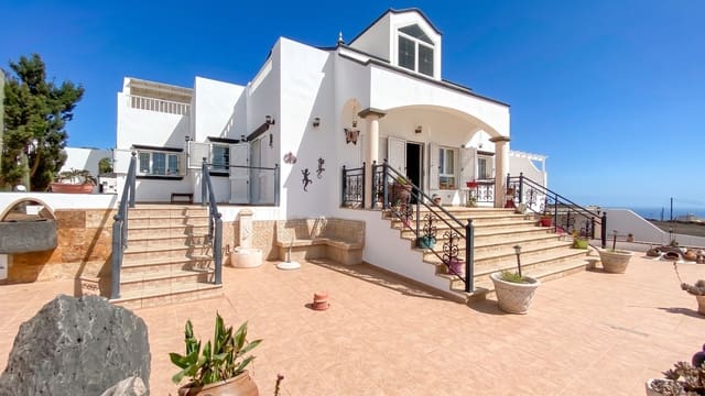 3 Zimmer Villa zu verkaufen in Tías mit Pool Garage - 840.000 € (Ref: 6679114)