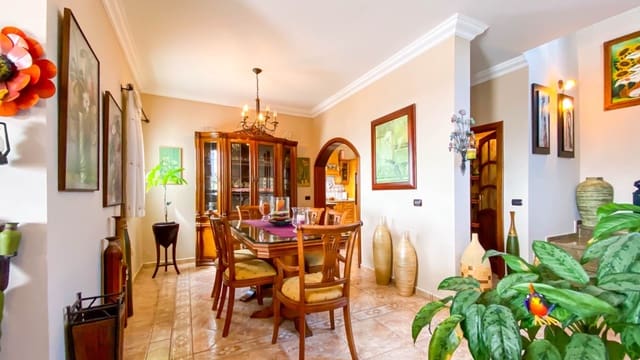 3 Zimmer Villa zu verkaufen in Tías mit Pool Garage - 840.000 € (Ref: 6679114)