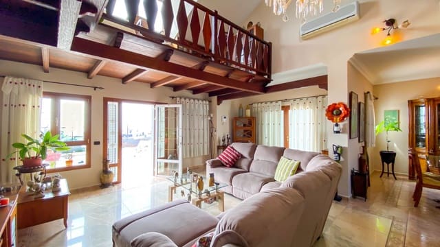 3 Zimmer Villa zu verkaufen in Tías mit Pool Garage - 840.000 € (Ref: 6679114)