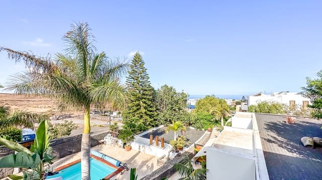 5 soverom Villa til salgs i Las Brenas, Yaiza med svømmebasseng - € 1 299 000 (Ref: 7777446)