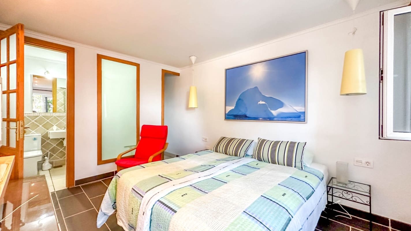 5 quarto Moradia para venda em Las Brenas com piscina garagem - 1 299 000 € (Ref: 7777446)