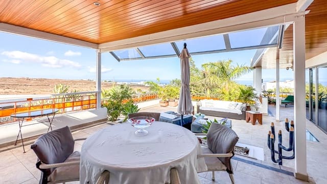 5 quarto Moradia para venda em Las Brenas, Yaiza com piscina garagem - 1 299 000 € (Ref: 7777446)