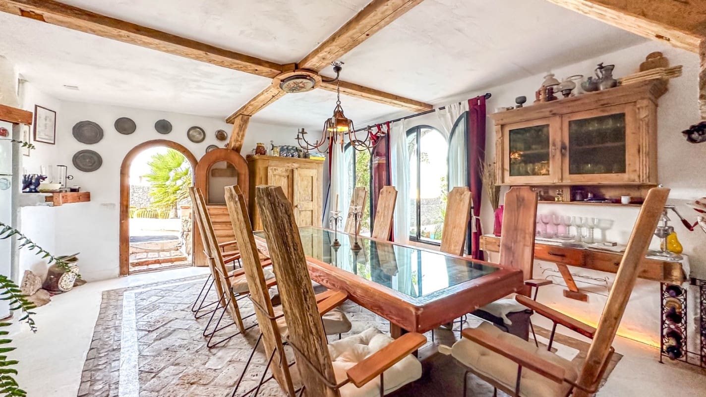 5 quarto Moradia para venda em Las Brenas com piscina garagem - 1 299 000 € (Ref: 7777446)