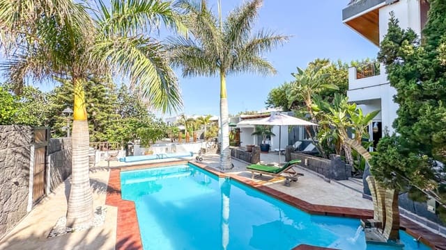 5 quarto Moradia para venda em Las Brenas, Yaiza com piscina garagem - 1 299 000 € (Ref: 7777446)