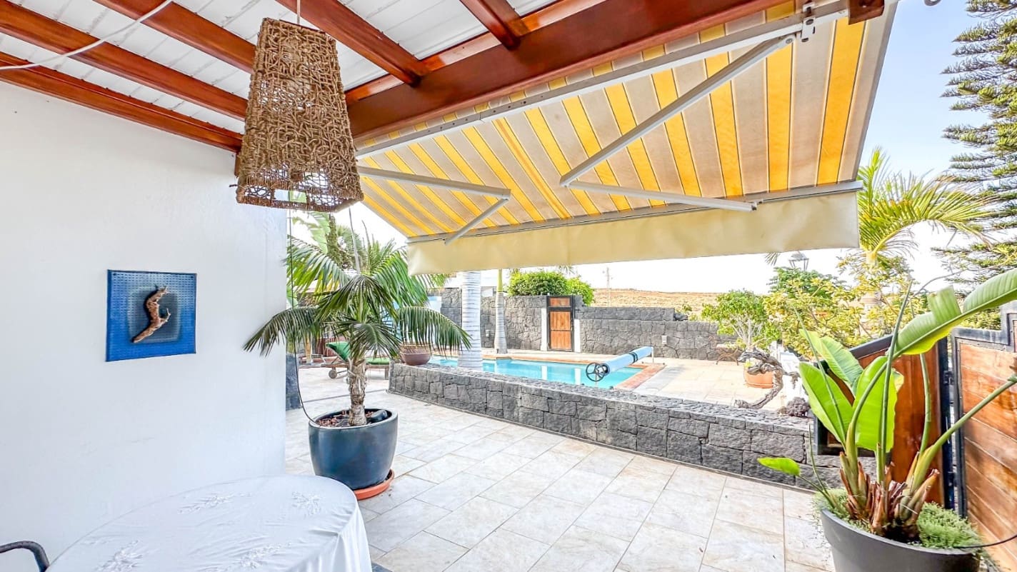 5 quarto Moradia para venda em Las Brenas com piscina garagem - 1 299 000 € (Ref: 7777446)