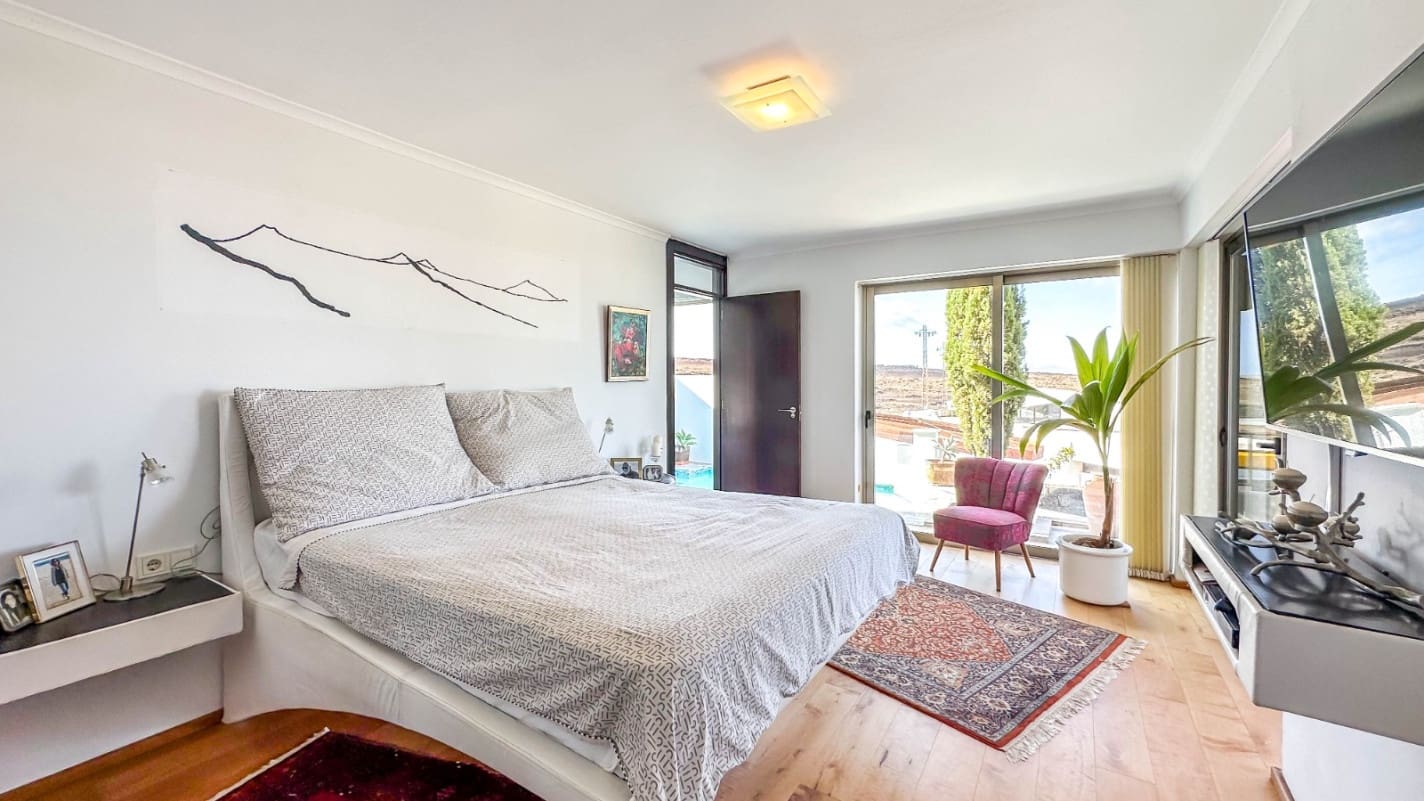 5 quarto Moradia para venda em Las Brenas com piscina garagem - 1 299 000 € (Ref: 7777446)