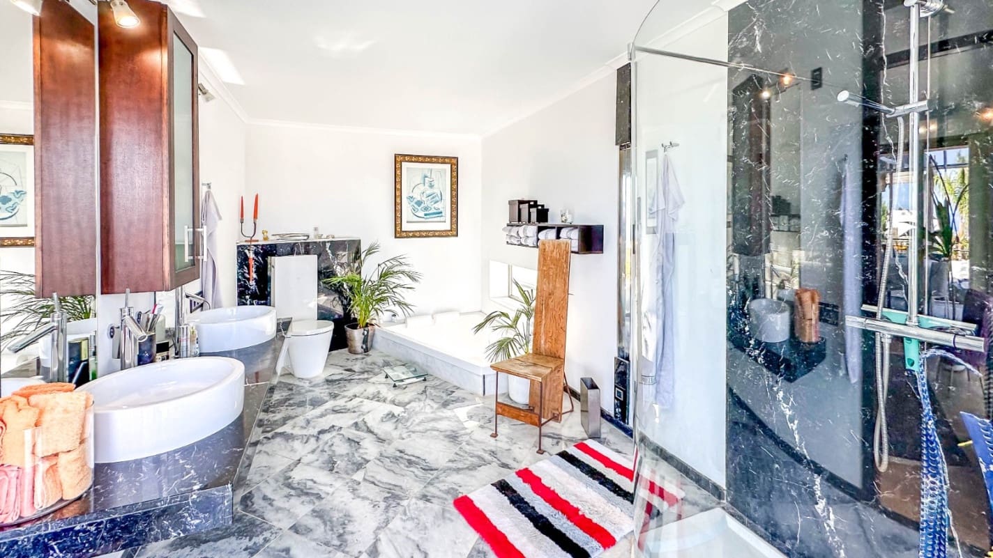 5 quarto Moradia para venda em Las Brenas com piscina garagem - 1 299 000 € (Ref: 7777446)