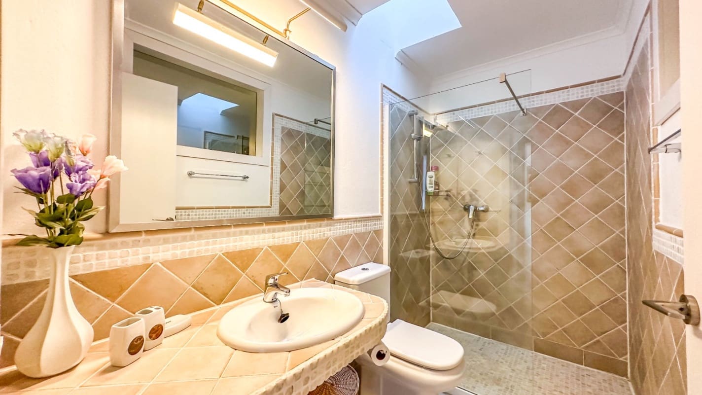 5 quarto Moradia para venda em Las Brenas com piscina garagem - 1 299 000 € (Ref: 7777446)
