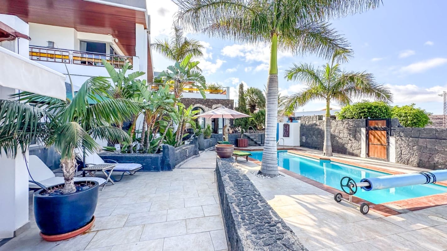 5 quarto Moradia para venda em Las Brenas com piscina garagem - 1 299 000 € (Ref: 7777446)