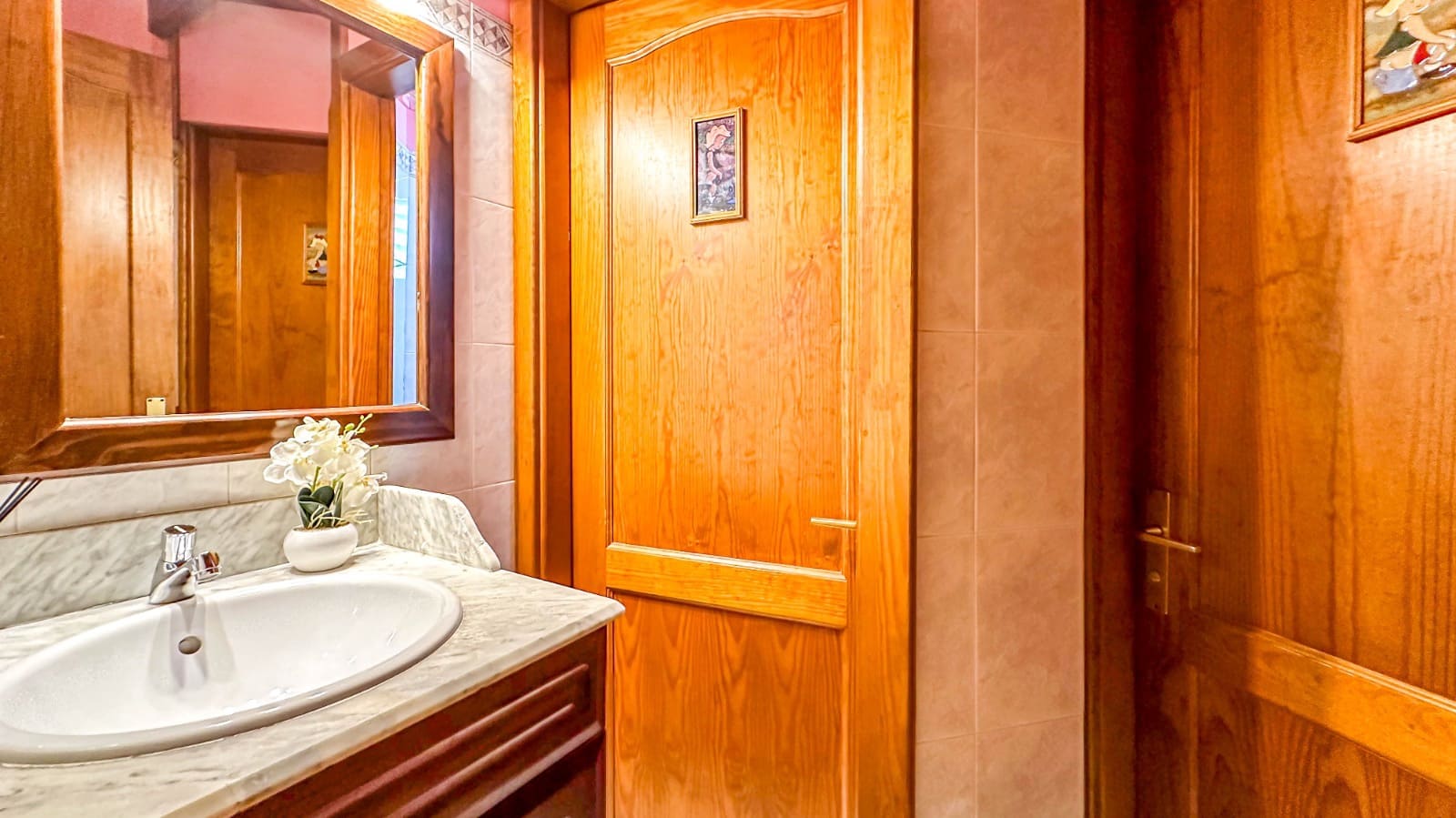 Erhverv til salg i Puerto del Carmen - € 450.000 (Ref: 7839049)