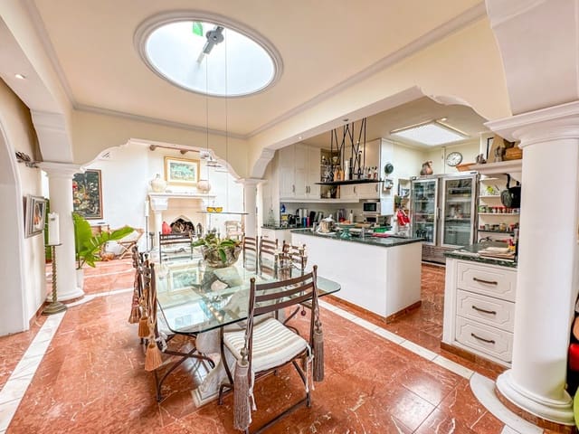 6 soveværelse Villa til salg i La Asomada, Tías med swimmingpool - € 2.500.000 (Ref: 8493418)