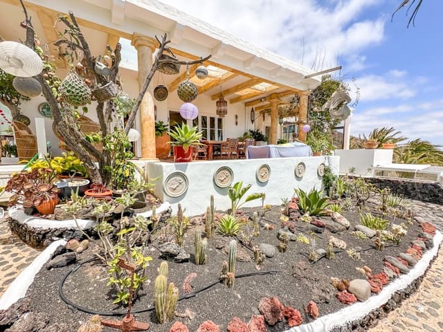 6 soveværelse Villa til salg i La Asomada, Tías med swimmingpool - € 2.500.000 (Ref: 8493418)