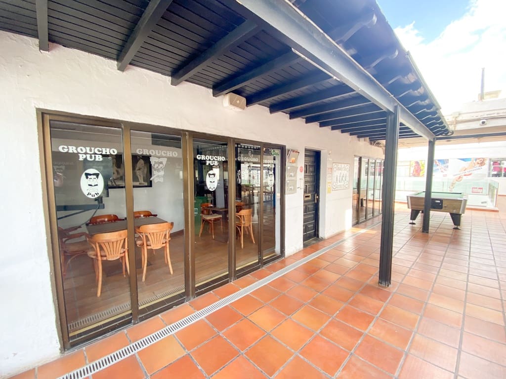 Erhverv til salg i Puerto del Carmen - € 320.000 (Ref: 8786191)