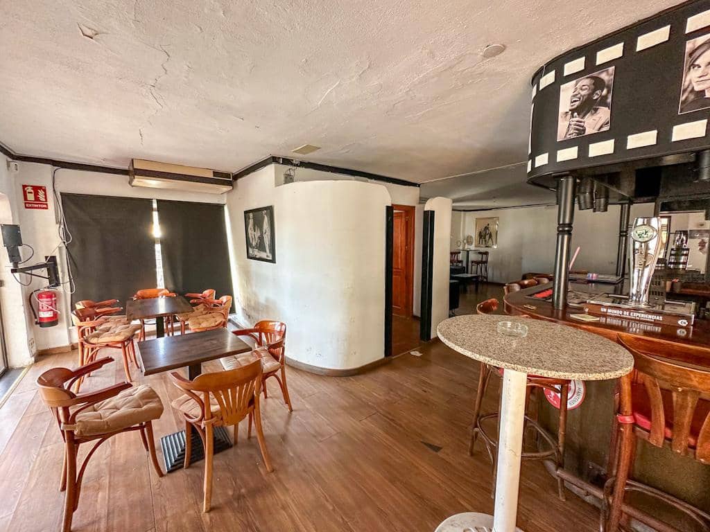 Erhverv til salg i Puerto del Carmen - € 320.000 (Ref: 8786191)