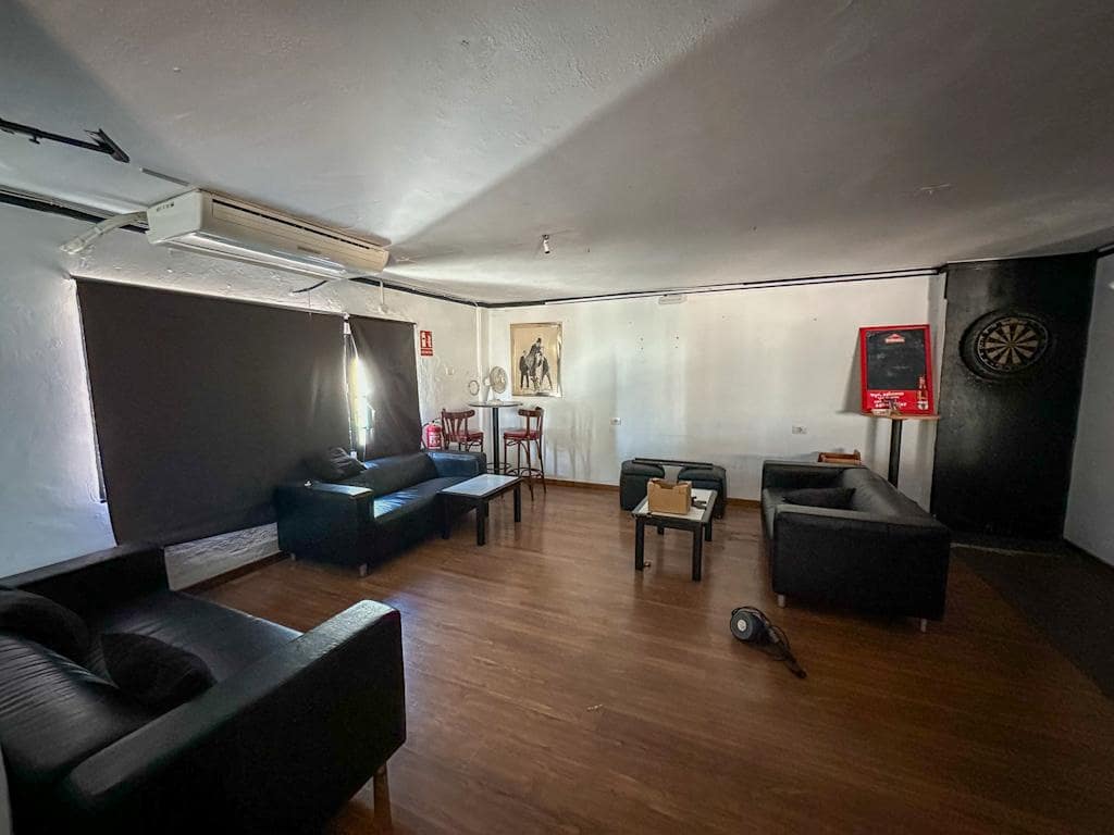 Erhverv til salg i Puerto del Carmen - € 320.000 (Ref: 8786191)