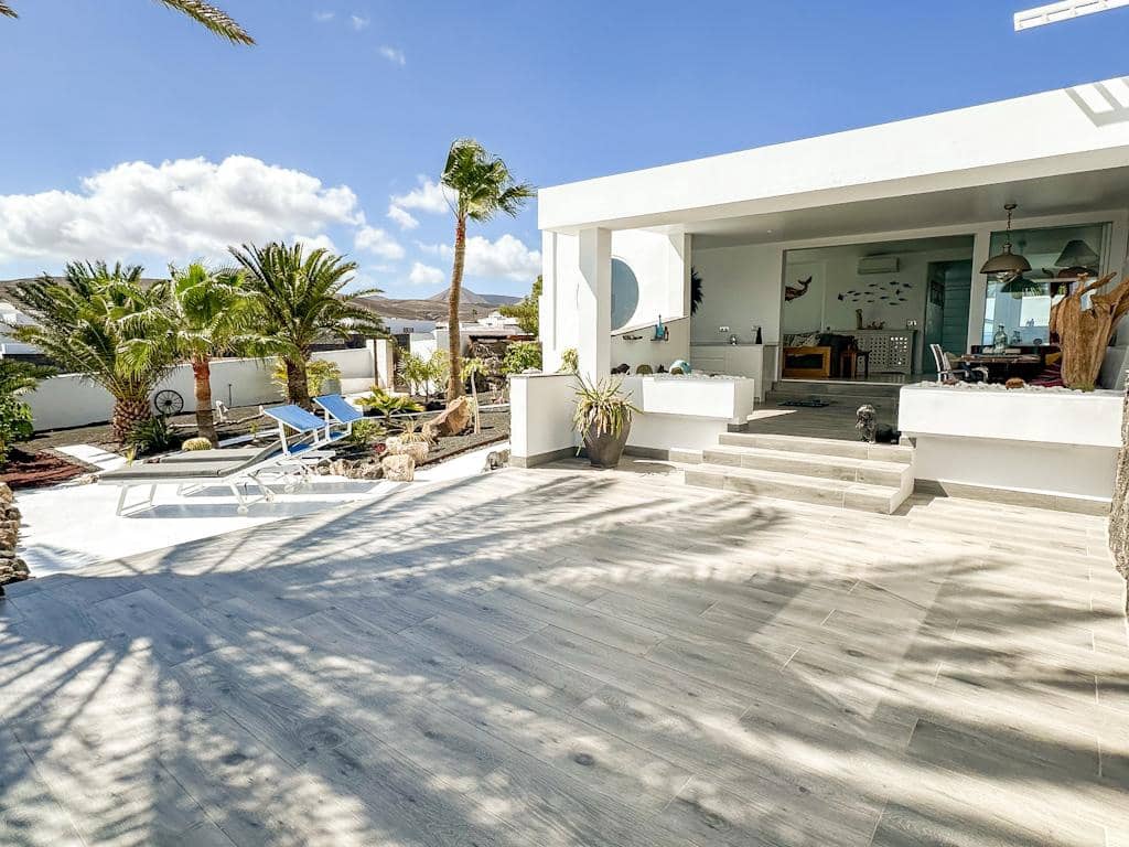 4 soveværelse Villa til salg i Puerto Calero med swimmingpool - € 1.495.000 (Ref: 8887861)