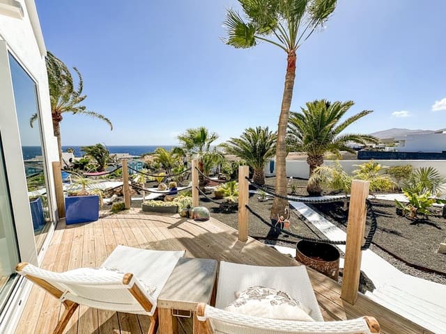 4 soveværelse Villa til salg i Puerto Calero, Yaiza med swimmingpool - € 1.495.000 (Ref: 8887861)