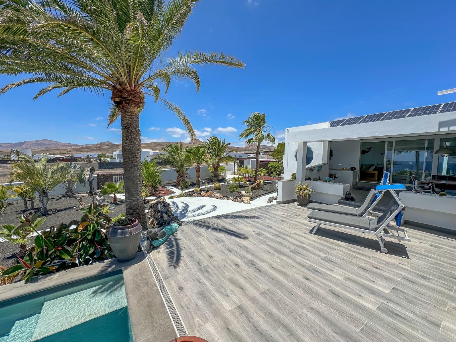 4 soveværelse Villa til salg i Puerto Calero med swimmingpool - € 1.495.000 (Ref: 8887861)