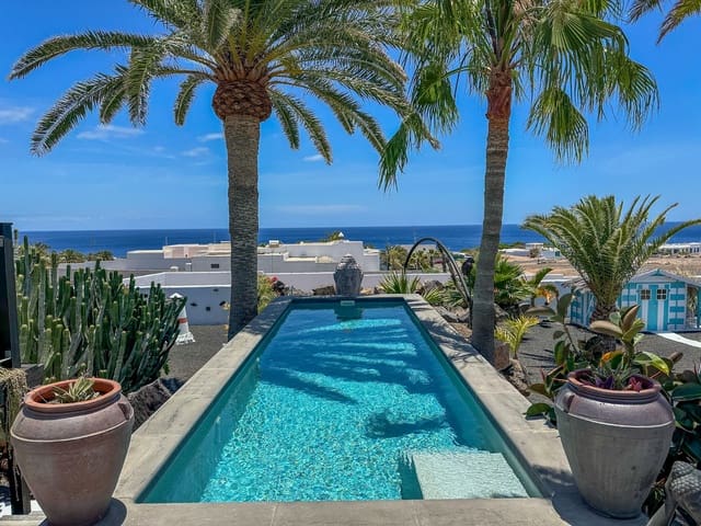 4 soveværelse Villa til salg i Puerto Calero, Yaiza med swimmingpool - € 1.495.000 (Ref: 8887861)