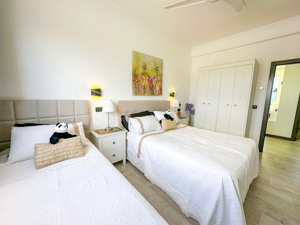 4 soveværelse Villa til salg i Costa Teguise med swimmingpool - € 925.000 (Ref: 8887862)